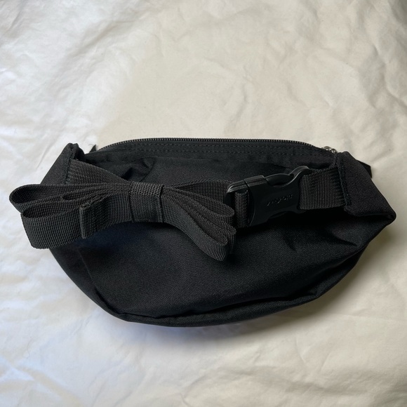 Jansport Fifth Avenue Fanny Pack (Color no longer sold online) - Picture 2 of 4